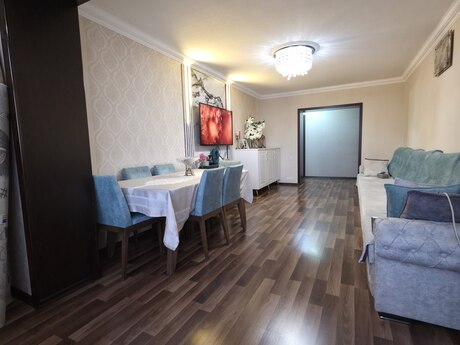 Bakıxanovda 3 otaqlı köhnə tikili mənzil satılır, 85 m², 169 000 AZN, şəkil 2 / 12