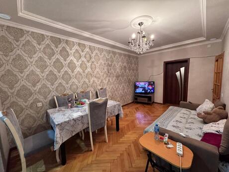 Продаётся 3-комнатная квартира в старом фонде, Azadlıq Prospekti, 75 м², 170 000 AZN, фото 2 / 12