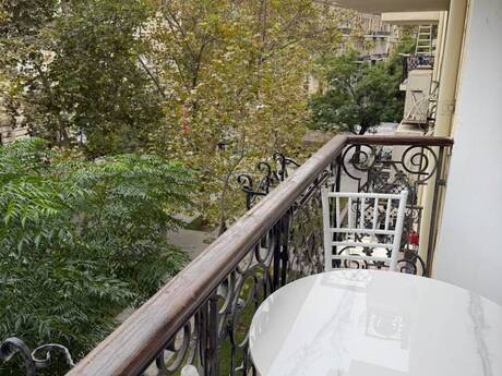 Sahildə 2 otaqlı köhnə tikili mənzil kirayə verilir, 60 m², 1 200 AZN/ay, şəkil 4 / 12