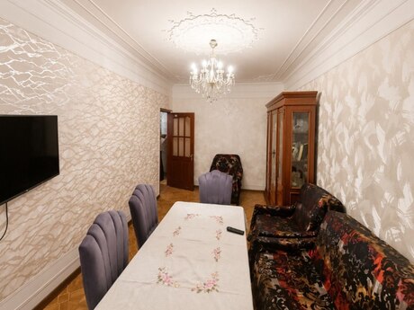 4-room old-build apartment for sale in Əhmədli, 100 m², 235 000 AZN, photo 2 / 9