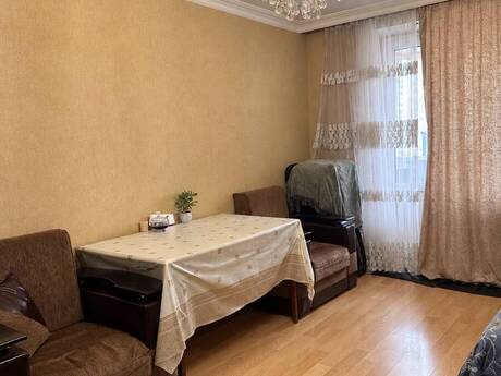 Продаётся 1-комнатная квартира в старом фонде, İnşaatçılar, 35 м², 118 000 AZN, фото 2 / 5