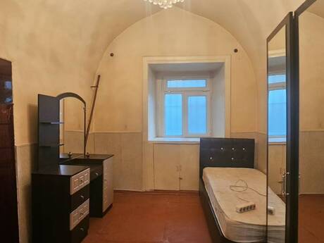 3-room old-build apartment for rent in İçəri Şəhər, 65 m², 750 AZN/mo, photo 2 / 5