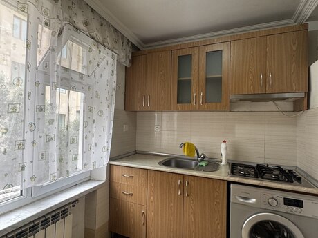 1-room old-build apartment for rent in İnşaatçılar, 45 m², 500 AZN/mo, photo 3 / 12