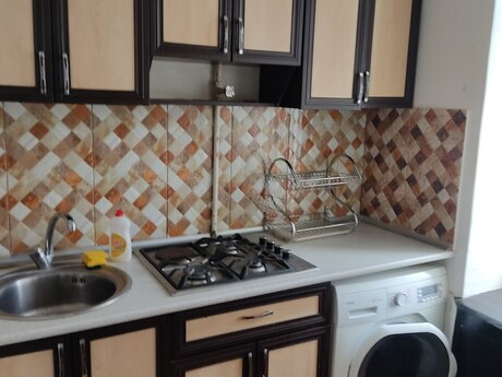 Сдаётся 2-комнатная квартира в старом фонде, Şah İsmayıl Xətai, 50 м², 1 000 AZN/мес, фото 2 / 5
