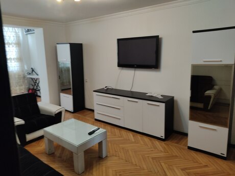 2 otaq · 50 m² · 2/5 mərtəbə, Şah İsmayıl Xətai