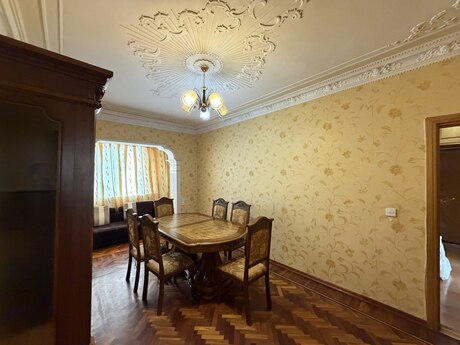 Объявление №6529500 - Баку, м. Халглар Достлугу, 5-комн., 120 м², 5/9 этаж