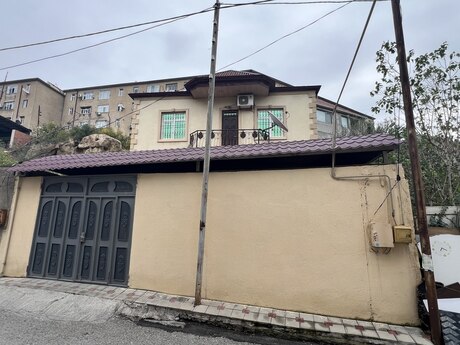 4 rooms · 160 m², Avtovağzal