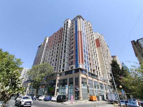 4-комн. · 216 m²