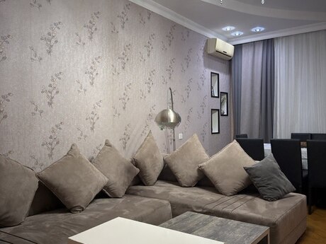 Elan №6529613 - Bakı, 28 May m., 3 otaqlı, 162 m², 5/17 mərtəbə