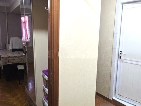 Gənclikdə 2 otaqlı köhnə tikili mənzil satılır, 45 m², 158 000 AZN, şəkil 5 / 12