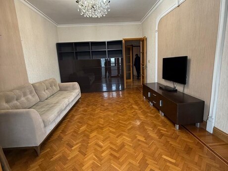 Объявление №6529738 - Баку, м. Гянджлик, 2-комн., 65 м², 3/9 этаж