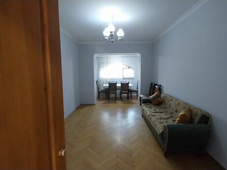 Nizamidə 3 otaqlı köhnə tikili mənzil kirayə verilir, 68 m², 750 AZN/ay, şəkil 2 / 12
