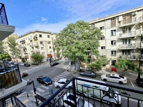 Elan №6529895 - Bakı, 28 May m., 3 otaqlı, 70 m², 3/5 mərtəbə
