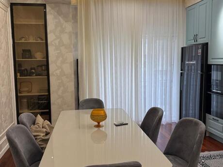 5-room new-build apartment for rent in Şah İsmayıl Xətai, 220 m², 3 500 AZN/mo, photo 2 / 12