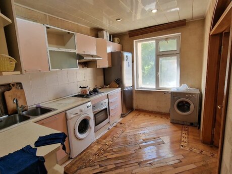 Продаётся 3-комнатная квартира в старом фонде, Elmlər Akademiyası, 80 м², 230 000 AZN, фото 4 / 8