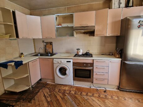 Продаётся 3-комнатная квартира в старом фонде, Elmlər Akademiyası, 80 м², 230 000 AZN, фото 5 / 8