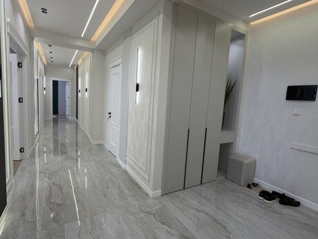 4-room new-build apartment for sale in 28 May, 145 m², 580 000 AZN, photo 2 / 10