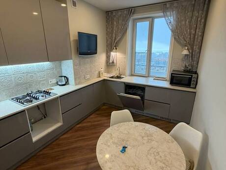 3-room new-build apartment for rent in Nizami, 110 m², 1 100 AZN/mo, photo 4 / 12