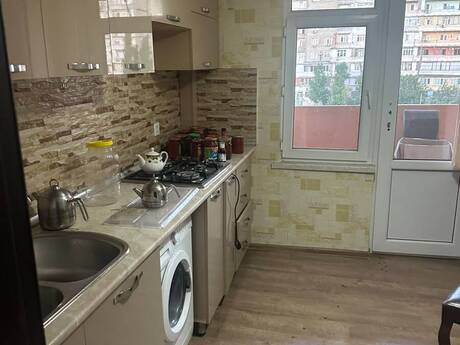 Suraxanıda 3 otaqlı köhnə tikili mənzil kirayə verilir, 125 m², 650 AZN/ay, şəkil 4 / 8