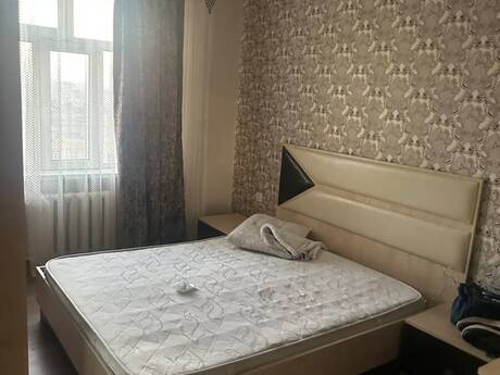 Suraxanıda 3 otaqlı köhnə tikili mənzil kirayə verilir, 125 m², 650 AZN/ay, şəkil 2 / 8
