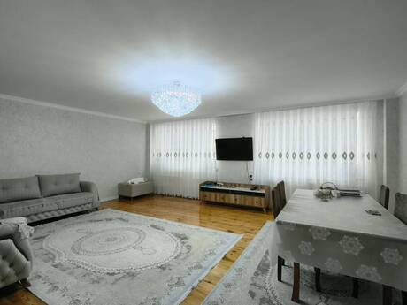 4-room old-build apartment for sale in Badamdar, 100 m², 240 000 AZN, photo 2 / 12