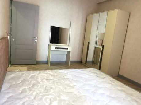 2-room new-build apartment for rent in West Town residence, 85 m², 800 AZN/mo, photo 2 / 12