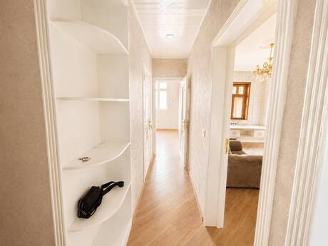 Bakıxanovda 3 otaqlı köhnə tikili mənzil satılır, 80 m², 225 000 AZN, şəkil 5 / 12