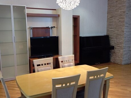 Сдаётся 4-комнатная квартира в новостройке, Nəsimi, 190 м², 1 200 AZN/мес, фото 5 / 5