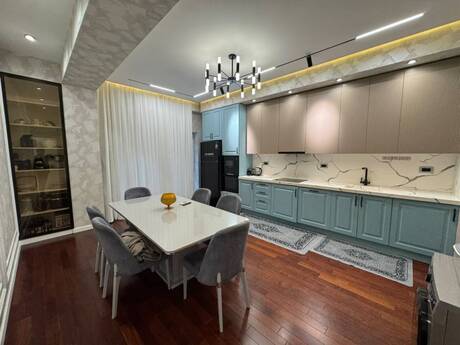 Ağ şəhərdə 5 otaqlı yeni tikili mənzil kirayə verilir, 218 m², 3 200 AZN/ay, şəkil 4 / 12
