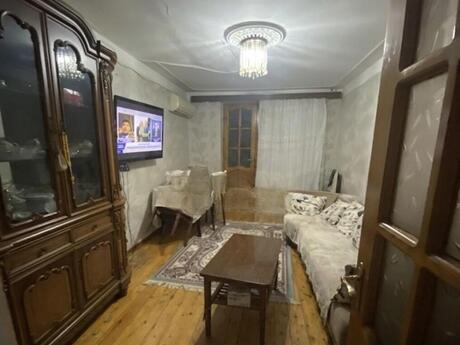 Qara Qarayevdə 3 otaqlı köhnə tikili mənzil satılır, 70 m², 164 000 AZN, şəkil 2 / 11