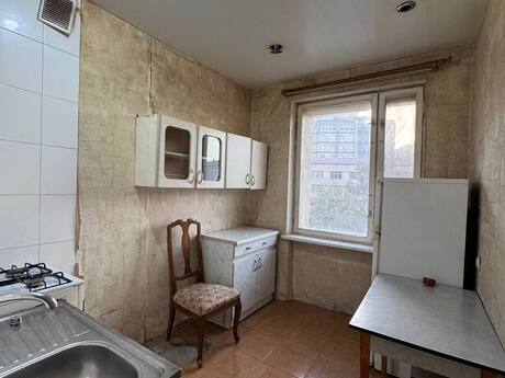 Продаётся 2-комнатная квартира в старом фонде, Elmlər Akademiyası, 60 м², 210 000 AZN, фото 2 / 4
