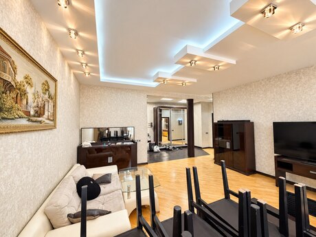 8 Noyabrda 3 otaqlı yeni tikili mənzil kirayə verilir, 160 m², 1 100 AZN/ay, şəkil 2 / 12