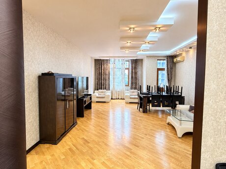 8 Noyabrda 3 otaqlı yeni tikili mənzil kirayə verilir, 160 m², 1 100 AZN/ay, şəkil 3 / 12