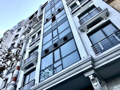 Sahildə 4 otaqlı yeni tikili mənzil satılır, 246 m², 888 000 AZN, şəkil 2 / 6