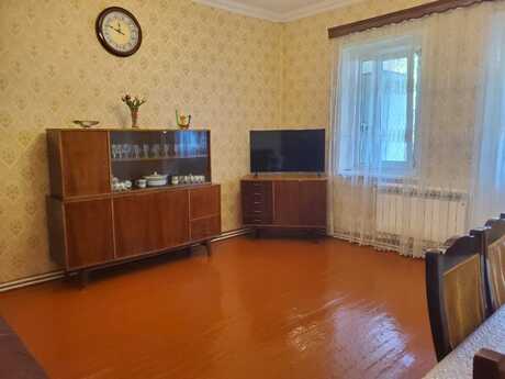 28 Mayda 3 otaqlı köhnə tikili mənzil satılır, 75 m², 205 000 AZN, şəkil 2 / 12