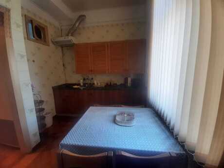 Сдаётся 2-комнатная квартира в старом фонде, 28 May, 85 м², 1 000 AZN/мес, фото 5 / 9