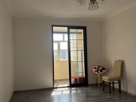 Avtovağzalda 2 otaqlı köhnə tikili mənzil satılır, 40 m², 109 000 AZN, şəkil 3 / 12