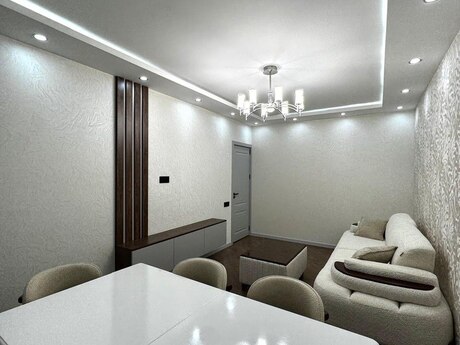 Əhmədlidə 3 otaqlı köhnə tikili mənzil satılır, 85 m², 255 000 AZN, şəkil 2 / 12