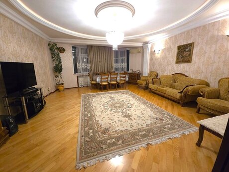 4-комн. · 160 m²