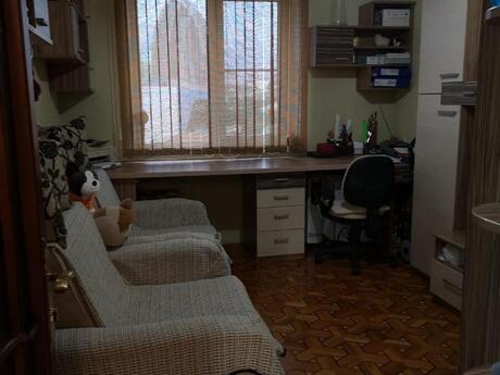 Сдаётся 3-комнатная квартира в старом фонде, Şah İsmayıl Xətai, 70 м², 750 AZN/мес, фото 3 / 9