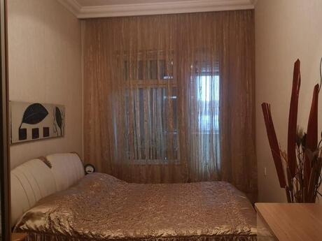 Сдаётся 3-комнатная квартира в старом фонде, Şah İsmayıl Xətai, 70 м², 750 AZN/мес, фото 2 / 9