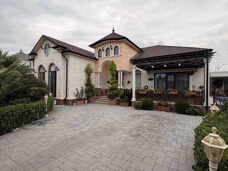 Elan №6530995 - Bakı, Mərdəkan q., 4 otaqlı, 180 m²