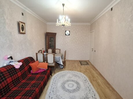 Gənclikdə 3 otaqlı köhnə tikili mənzil satılır, 85 m², 225 000 AZN, şəkil 3 / 12