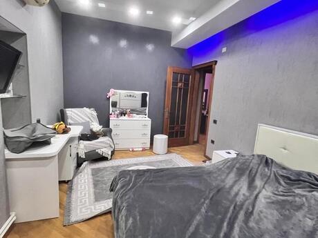Объявление №6531124 - Баку, м. Иншаатчылар, 4-комн., 250 м², 18/19 этаж