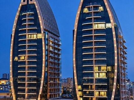 4 otaq · 250 m² · 13/16 mərtəbə, İçəri Şəhər