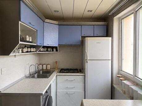 3-room old-build apartment for sale in Qara Qarayev, 60 m², 163 000 AZN, photo 2 / 12