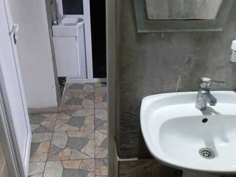 İnşaatçılarda 2 otaqlı köhnə tikili mənzil kirayə verilir, 60 m², 700 AZN/ay, şəkil 5 / 5