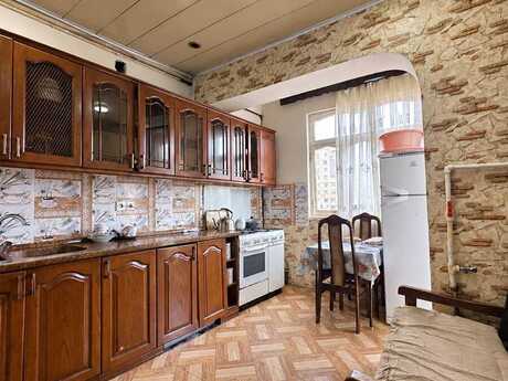Yasamalda 5 otaqlı köhnə tikili mənzil satılır, 125 m², 195 000 AZN, şəkil 3 / 12