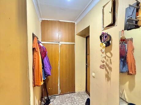2-room old-build apartment for sale in Qara Qarayev, 52 m², 155 000 AZN, photo 2 / 12