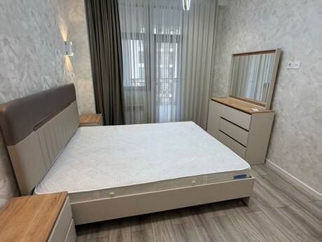 3-room new-build apartment for rent in Zümrüd Residence, 100 m², 1 400 AZN/mo, photo 3 / 10